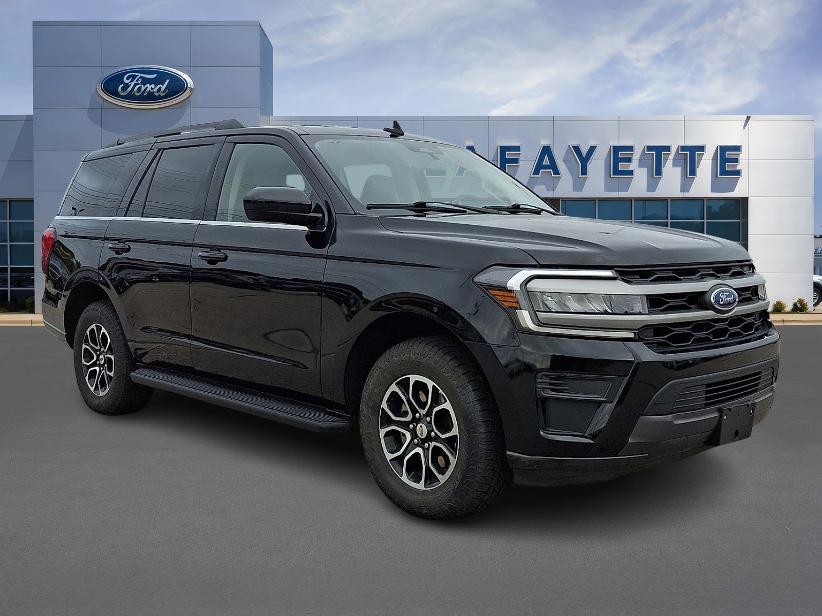 Certified 2024 Ford Expedition XLT AWD/4WD image 1