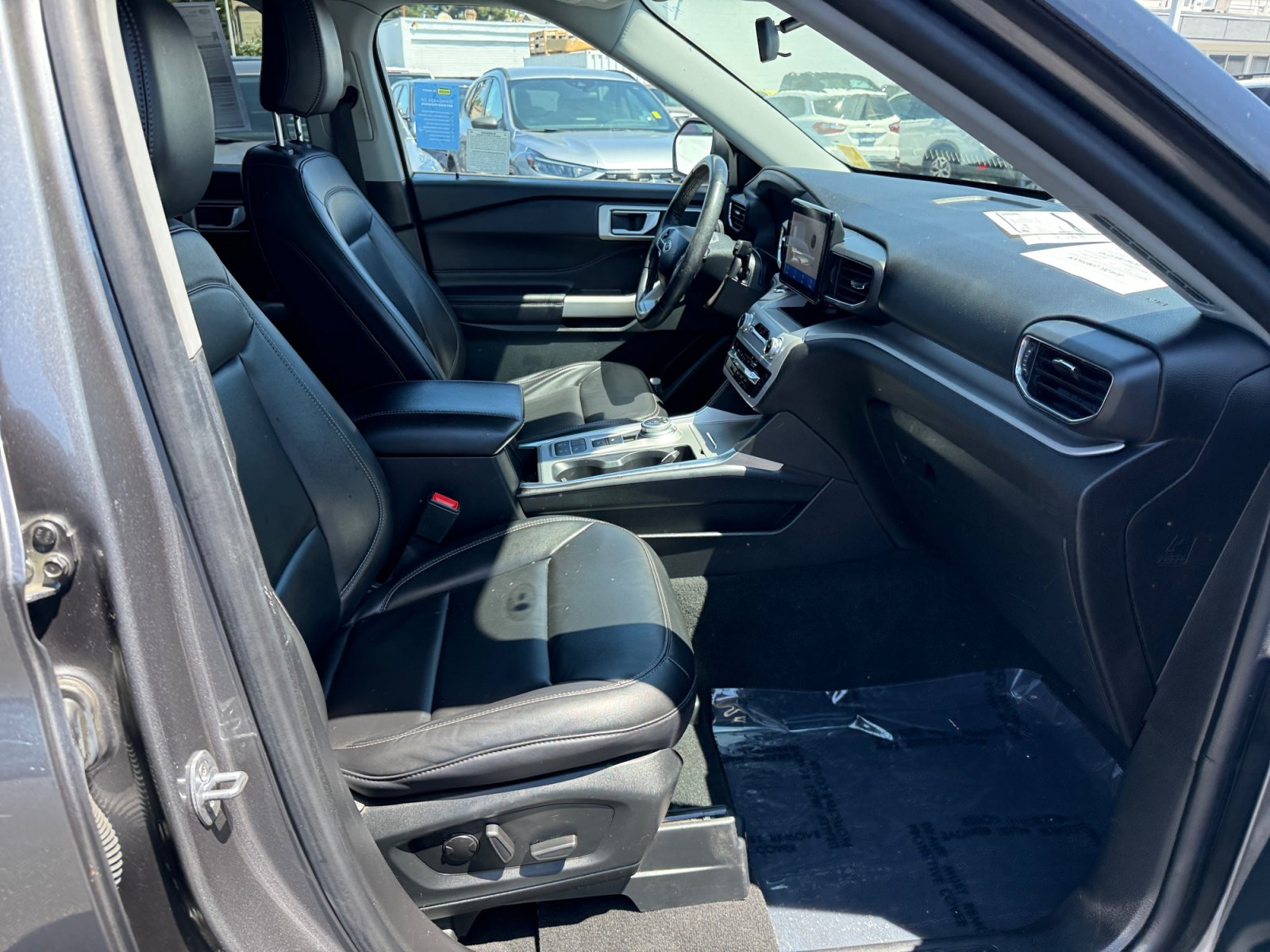 Certified 2023 Ford Explorer XLT w/ Equipment Group 202A RWD image 20