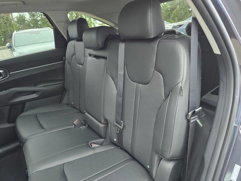 New 2026 Kia Sorento S w/ S Panoramic Sunroof Package FWD image 17