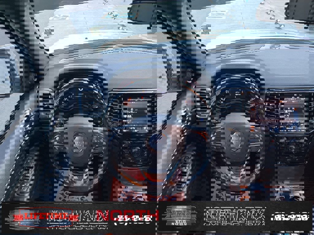 Used 2021 Jeep Grand Cherokee Laredo X image 14