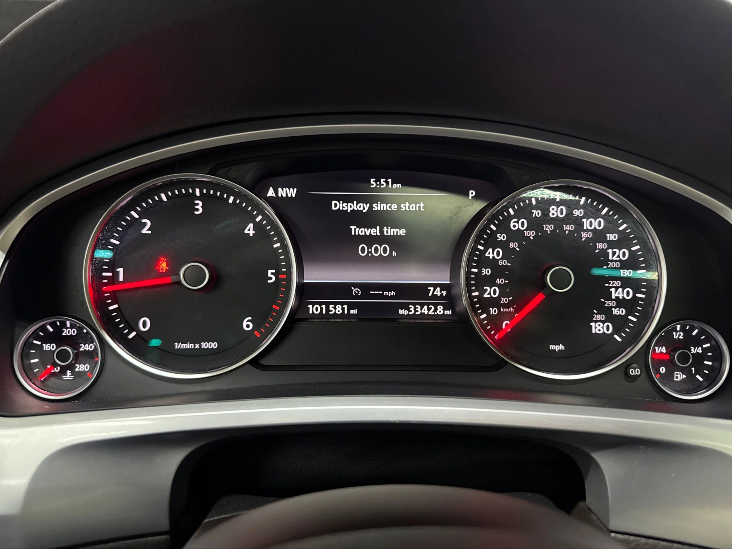 Used 2013 Volkswagen Touareg TDI image 35