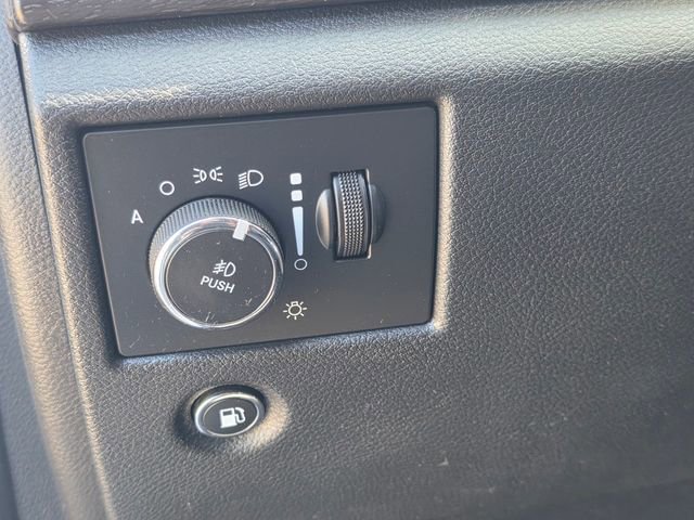 Used 2017 Jeep Grand Cherokee Altitude image 12