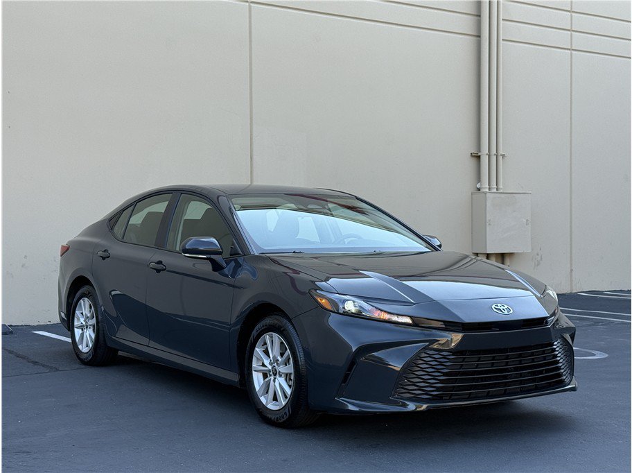 Used 2026 Toyota Camry LE FWD image 3