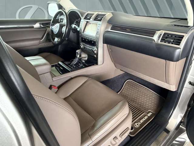 Certified 2020 Lexus GX 460 Luxury w/ Accessory Package AWD/4WD image 26