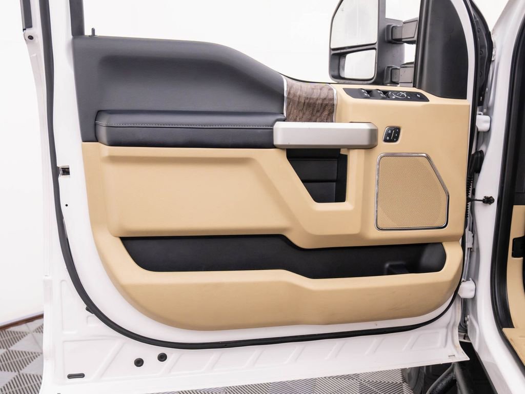 Used 2019 Ford F350 Lariat w/ Lariat Ultimate Package image 13