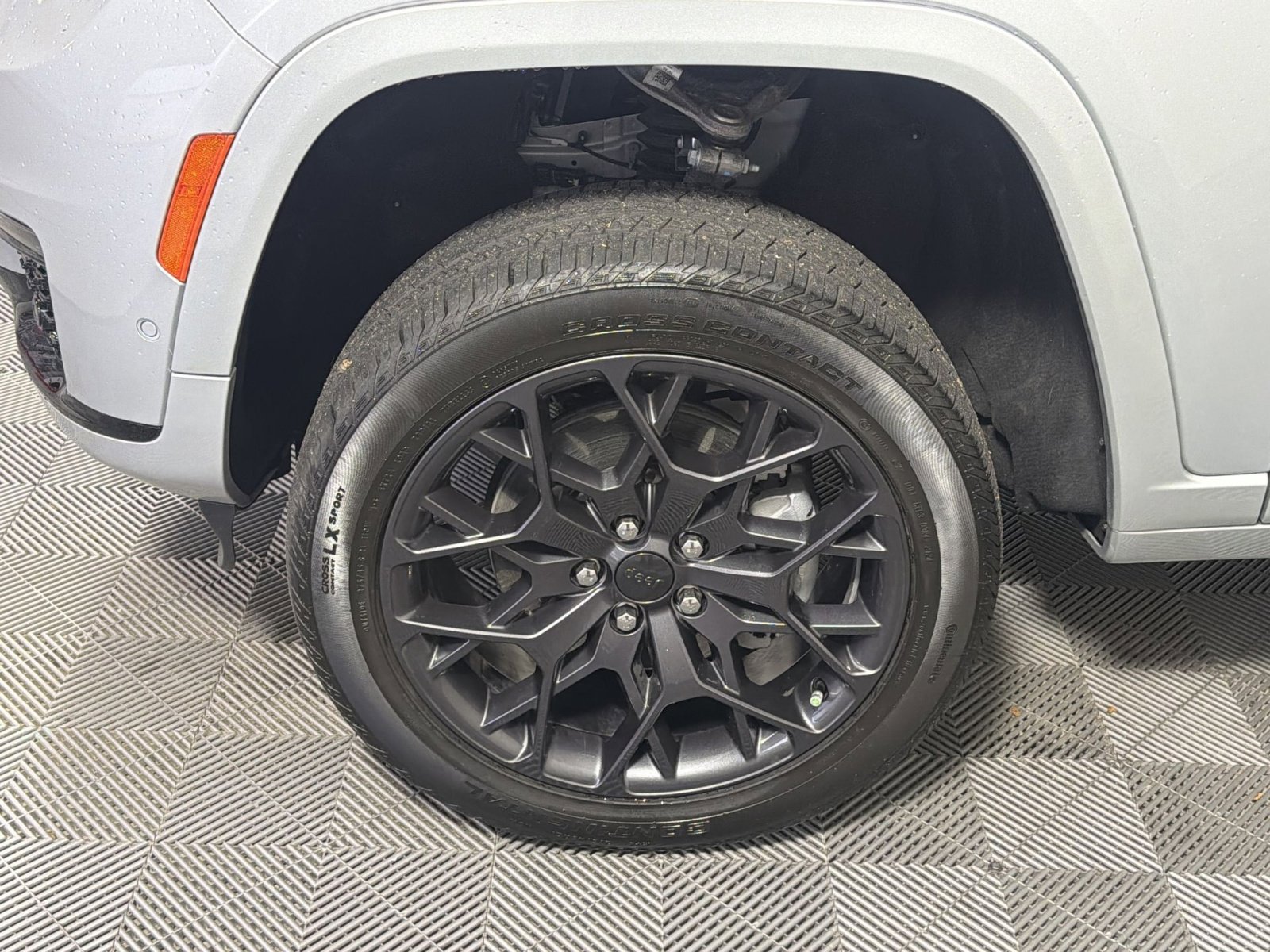 Used 2024 Jeep Grand Cherokee L Summit w/ Advanced Protech Group IV image 12