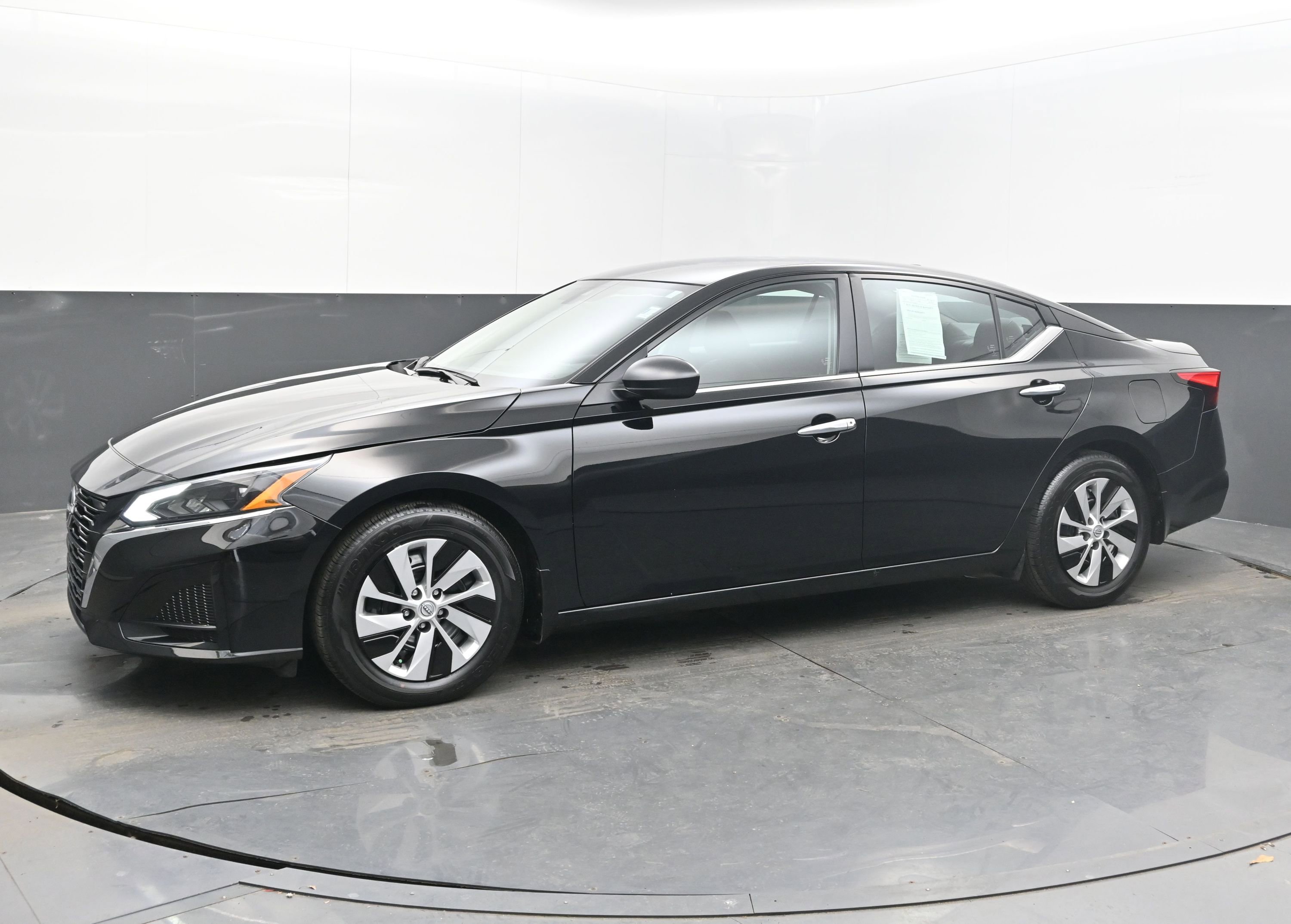 Certified 2025 Nissan Altima 2.5 S image 4