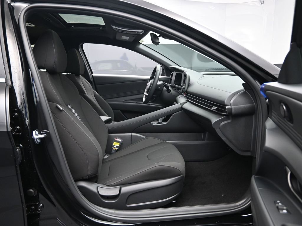 Used 2026 Hyundai Elantra SEL Sport Premium FWD image 32