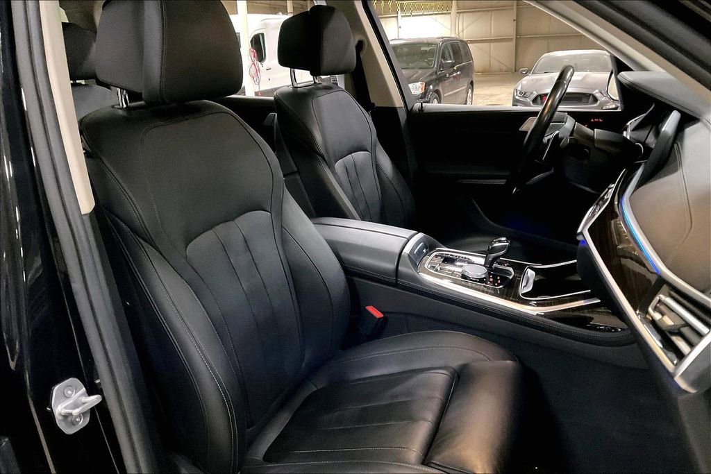 Used 2019 BMW X7 xDrive40i w/ Cold Weather Package image 7