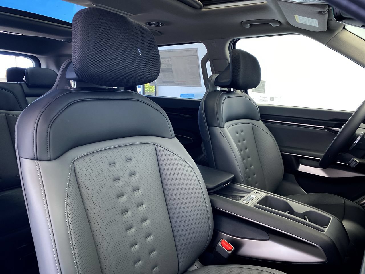 New 2026 Kia EV9 Wind AWD/4WD image 32