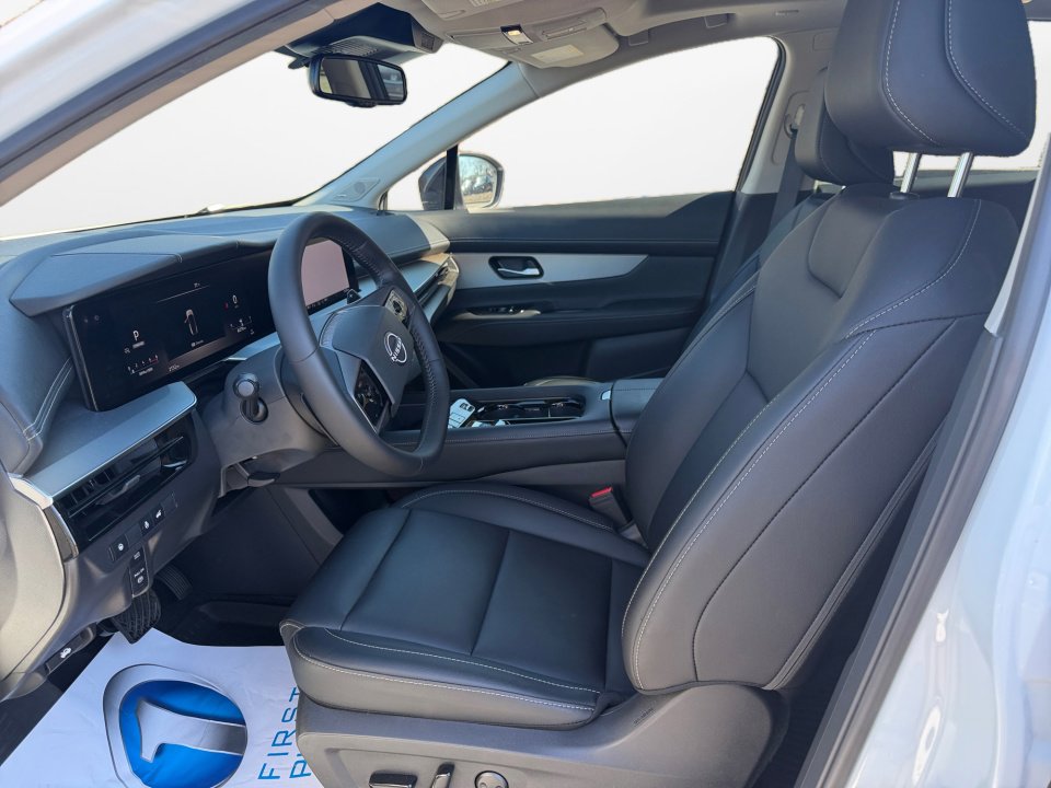 Used 2025 Nissan Murano SL image 11