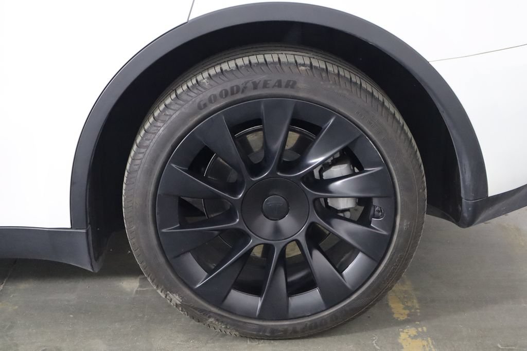 Used 2023 Tesla Model Y Long Range AWD/4WD image 42