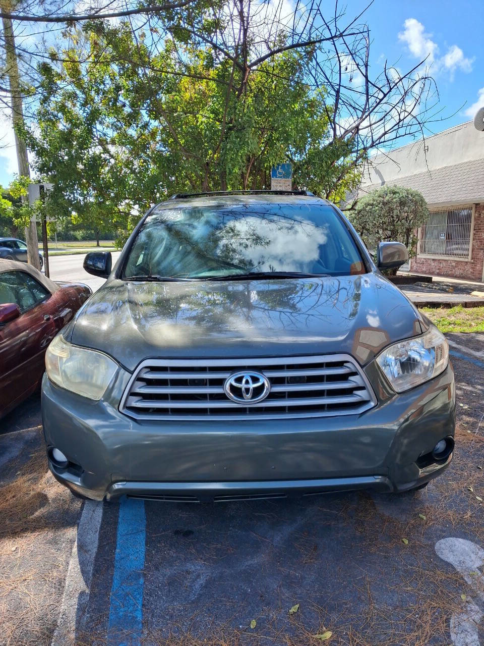 Used 2010 Toyota Highlander SE image 3