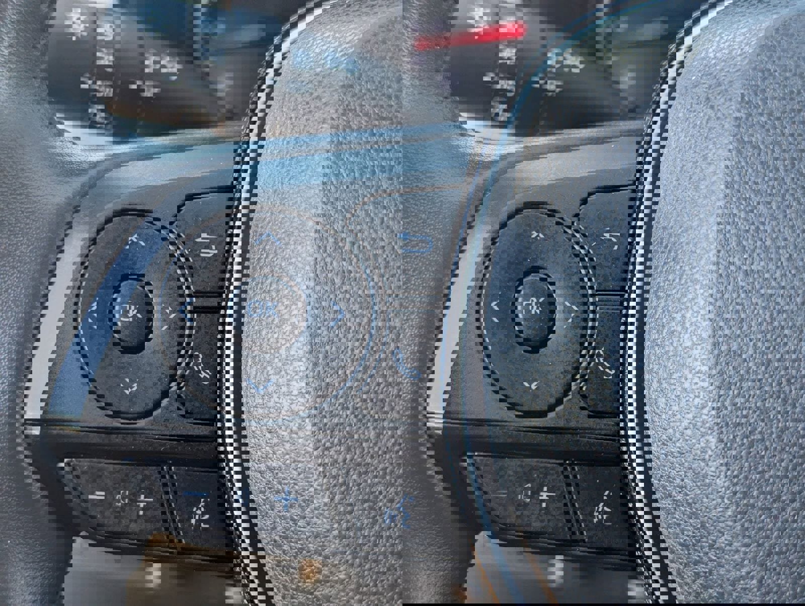 Used 2021 Toyota RAV4 XLE w/ Convenience Package image 28