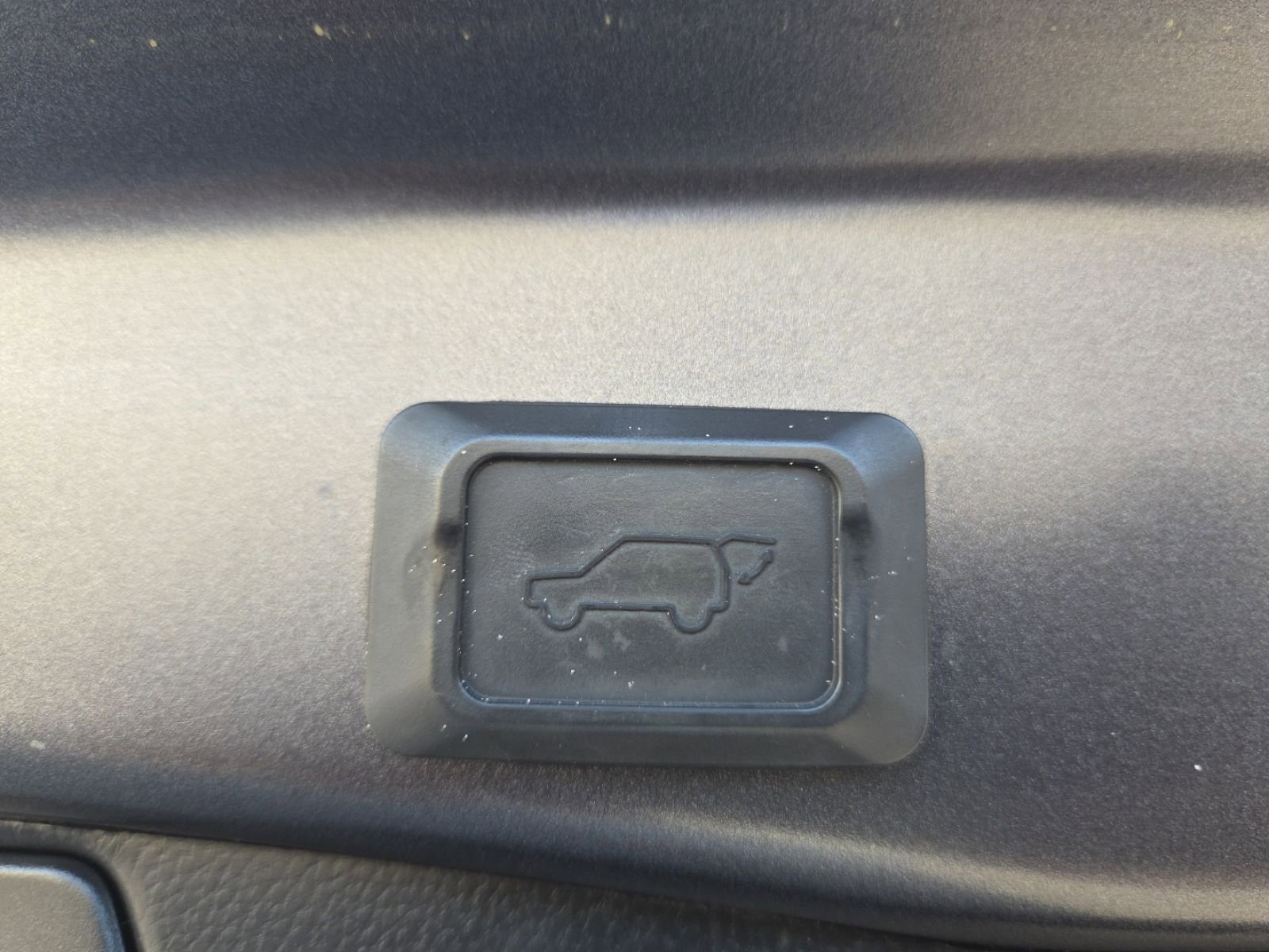 Used 2021 Toyota RAV4 XLE Premium image 21