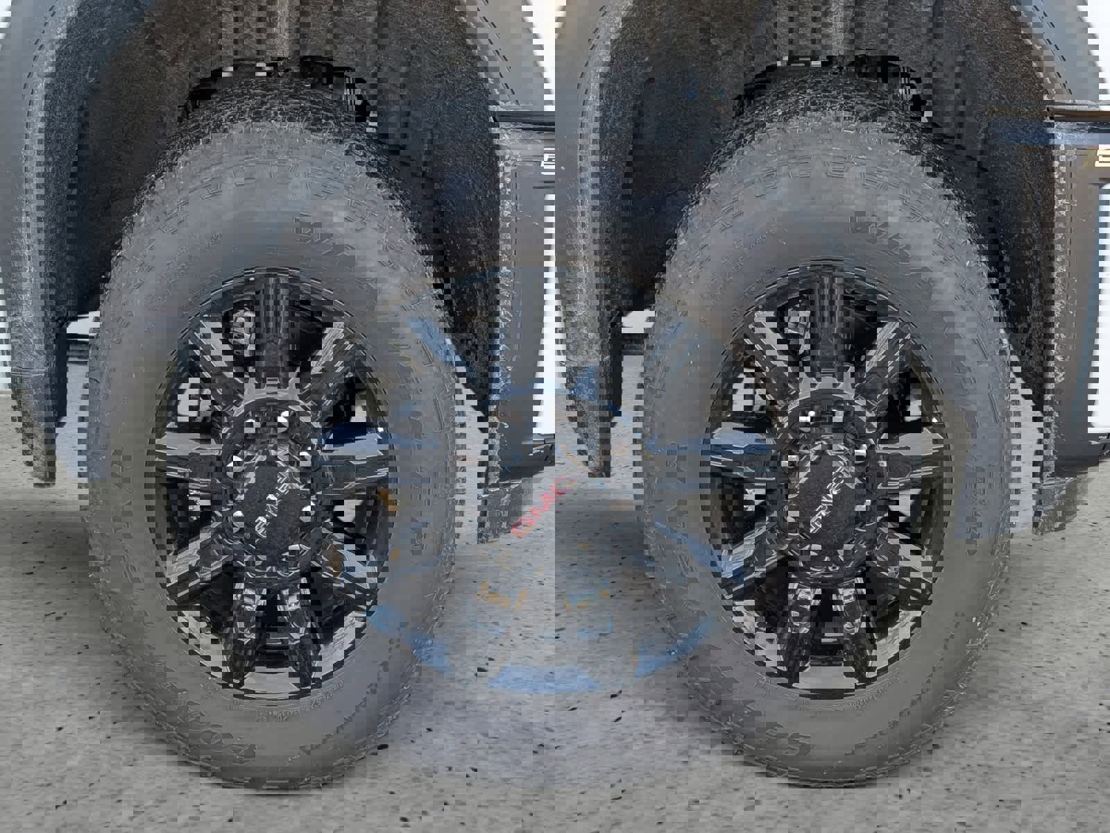 Used 2025 GMC Sierra 2500 AT4 image 9