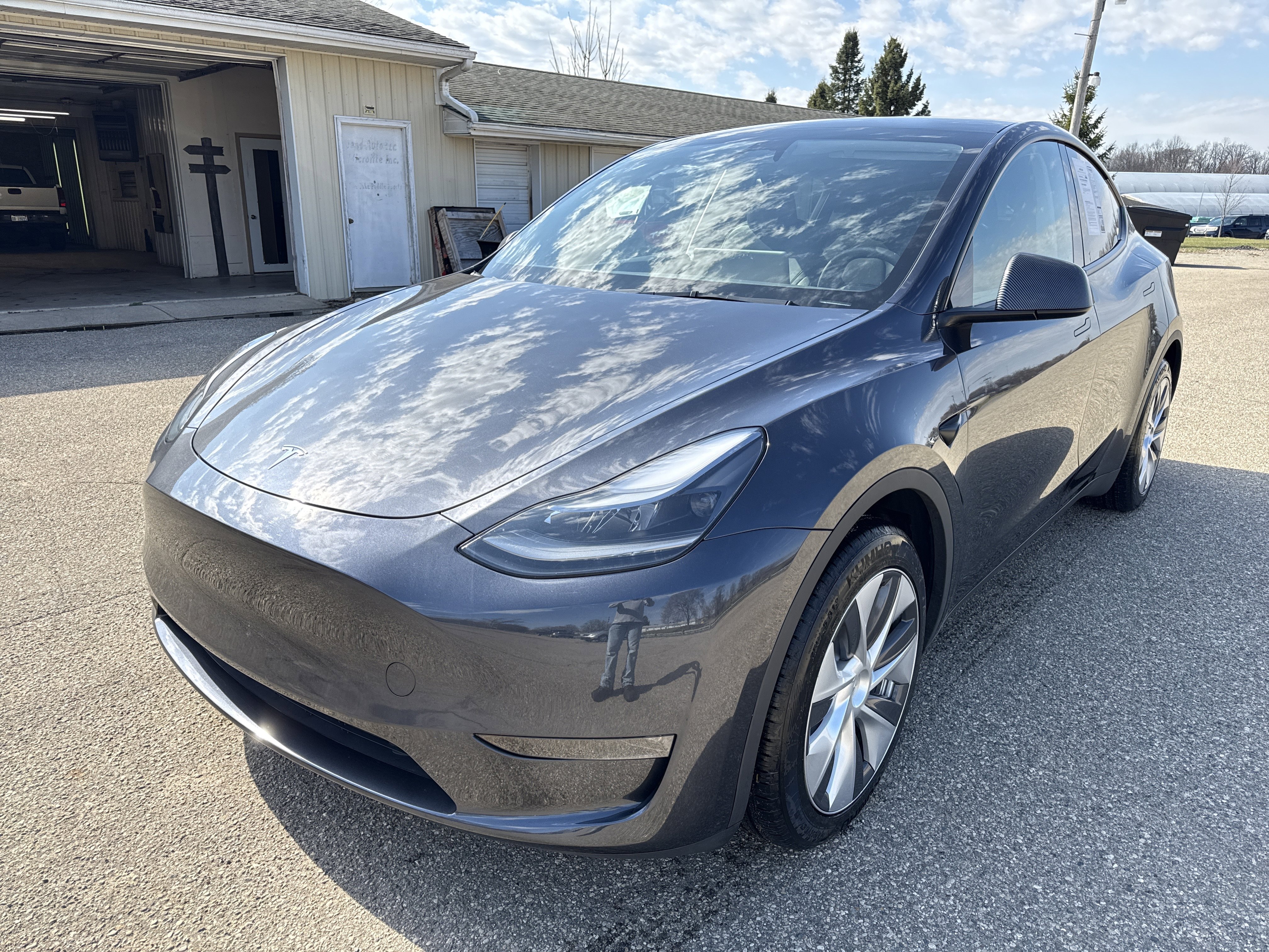 Used 2024 Tesla Model Y Long Range image 14