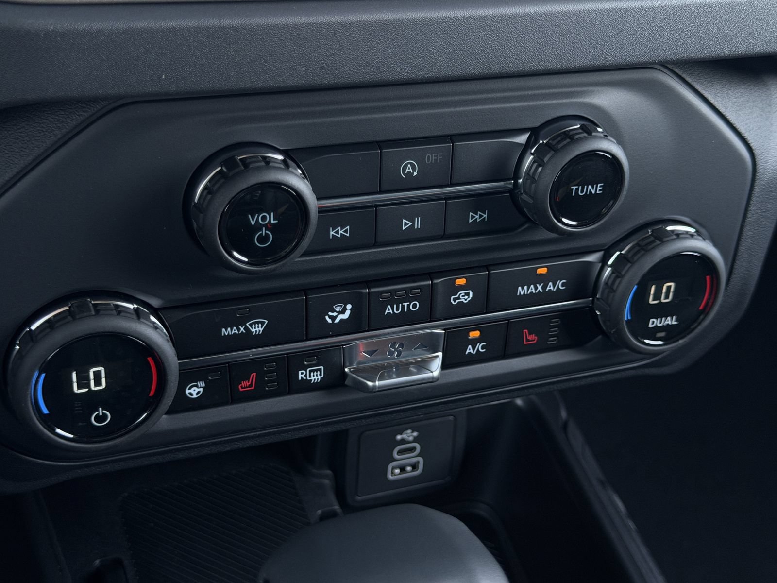 New 2026 Ford Bronco Outer Banks AWD/4WD image 18