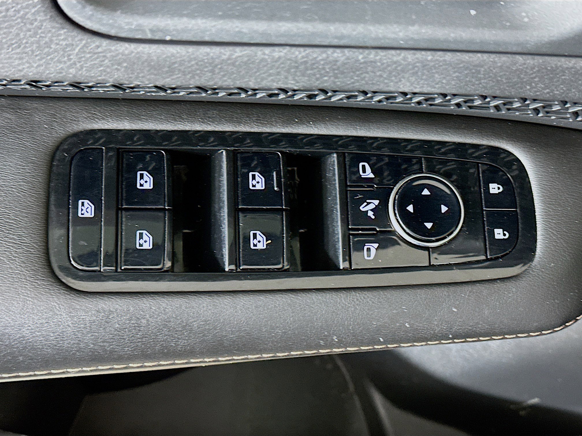 Used 2023 Nissan Ariya FWD image 15