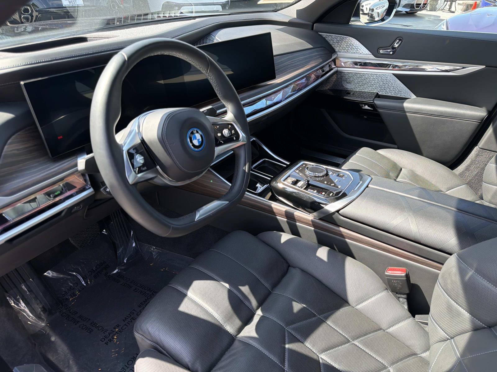 Used 2023 BMW i7 xDrive60 AWD/4WD image 16