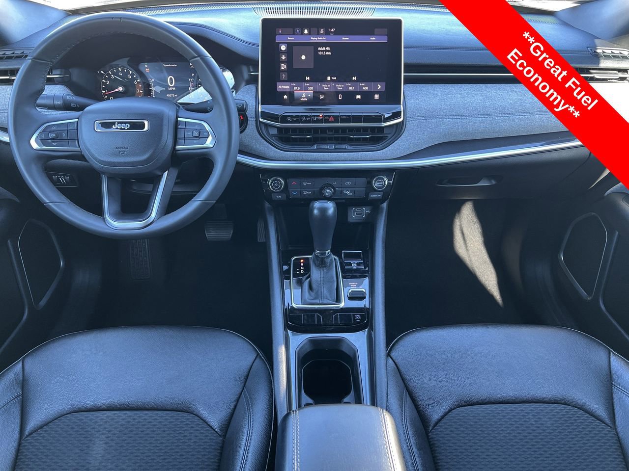 Used 2024 Jeep Compass Latitude image 2