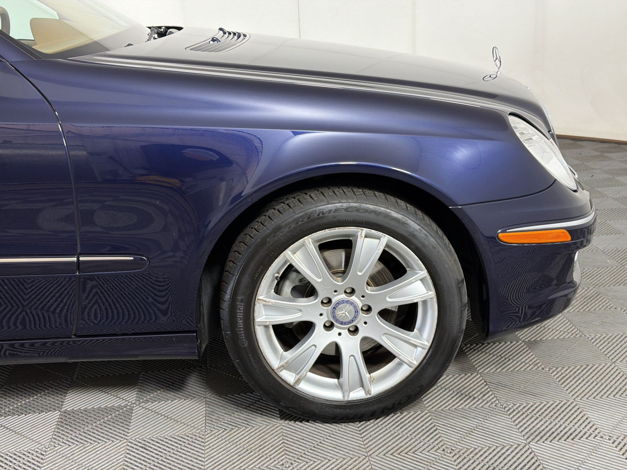 Used 2009 Mercedes-Benz E 350 4MATIC Sedan image 13