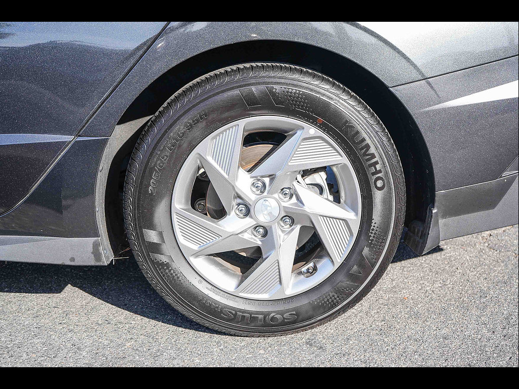 Certified 2025 Hyundai Sonata SE FWD image 11