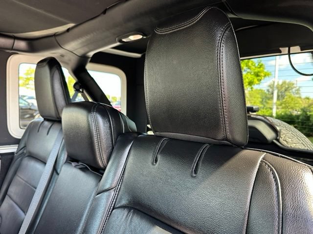 Used 2021 Jeep Wrangler Unlimited Sahara AWD/4WD image 32