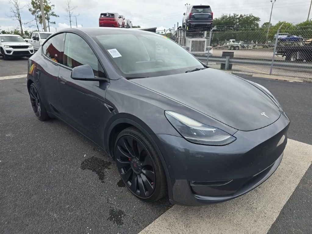 Used 2022 Tesla Model Y Performance AWD/4WD image 3