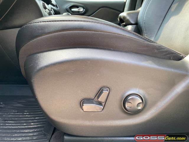 Used 2022 Jeep Cherokee Limited w/ Mopar Interior Package AWD/4WD image 28