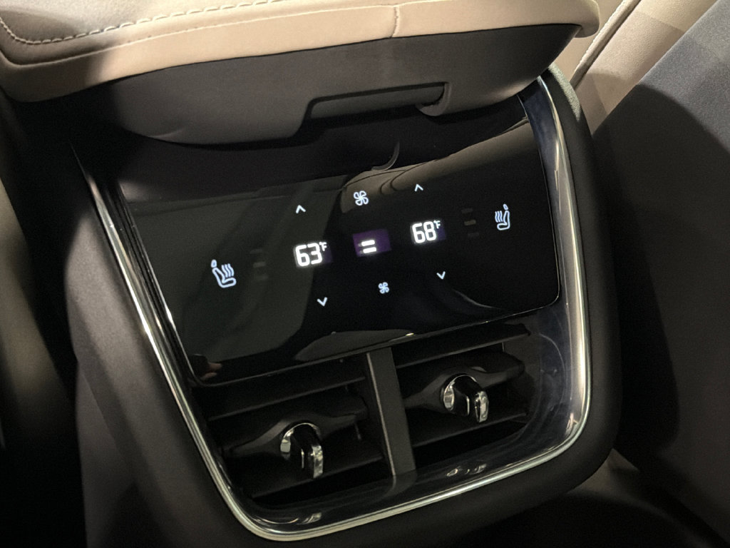 Certified 2025 Volvo EX90 Plus AWD/4WD image 26