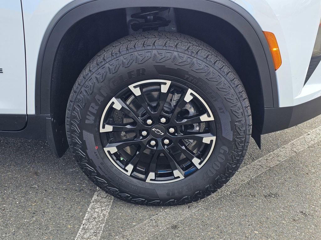 New 2026 Chevrolet Traverse Z71 w/ LPO, Floor Liner Package image 9