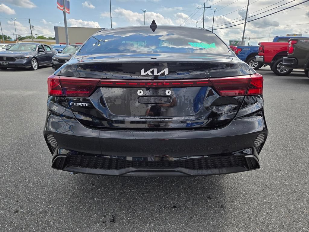 Used 2024 Kia Forte LXS w/ LXS Technology Package FWD image 6
