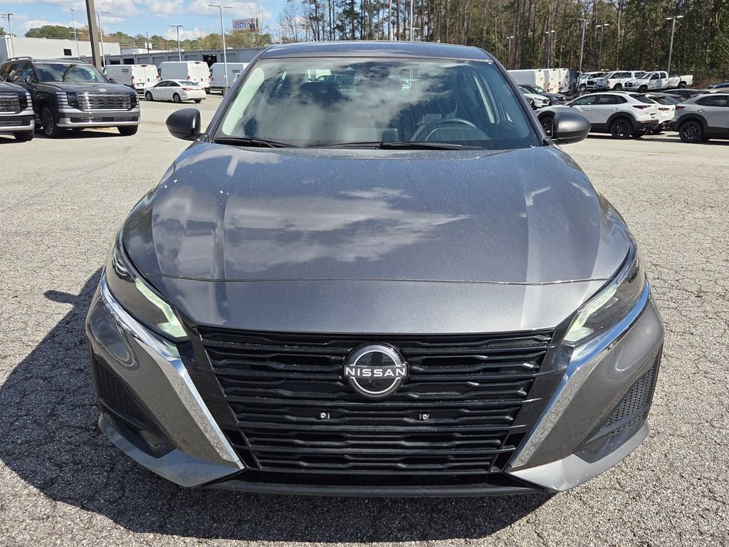 Used 2025 Nissan Altima 2.5 SV image 2