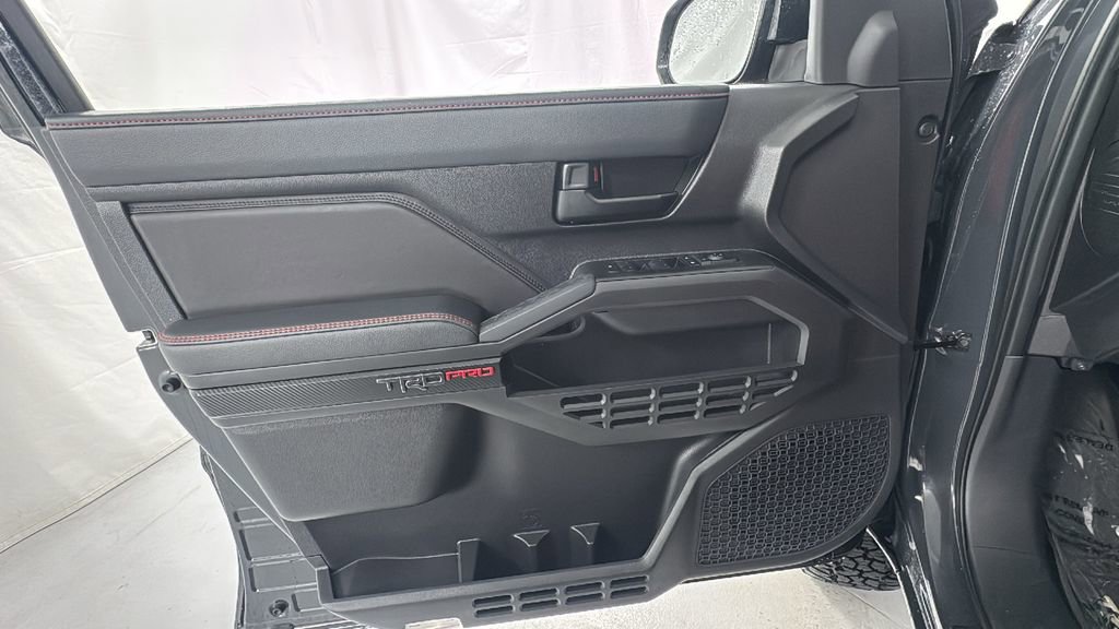 Used 2025 Toyota Tacoma TRD Sport image 17
