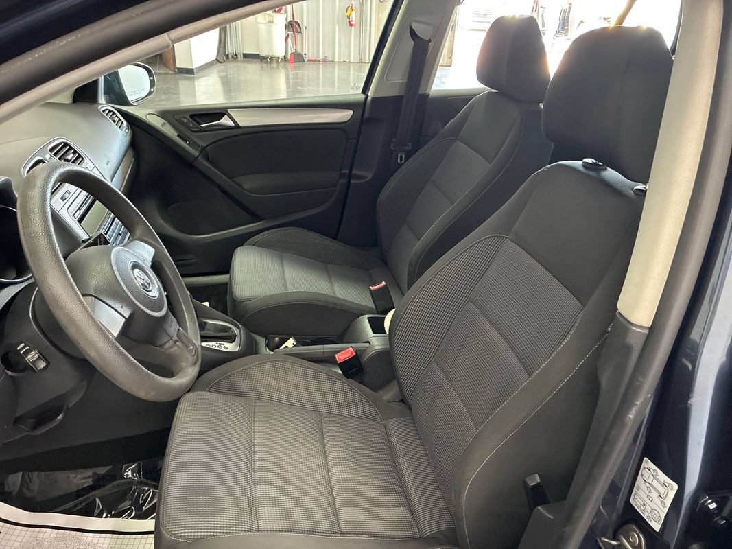 Used 2011 Volkswagen Golf 4-Door FWD image 9
