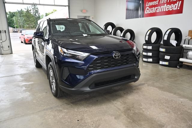 Used 2024 Toyota RAV4 XLE w/ Convenience Package AWD/4WD image 3