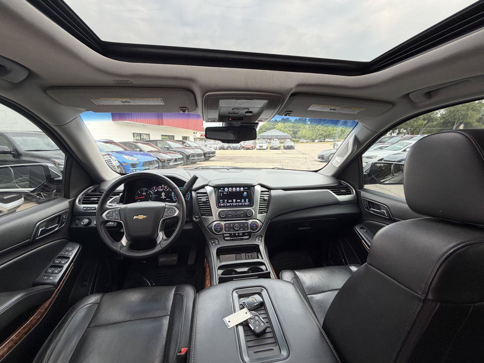 Used 2017 Chevrolet Suburban Premier AWD/4WD image 25