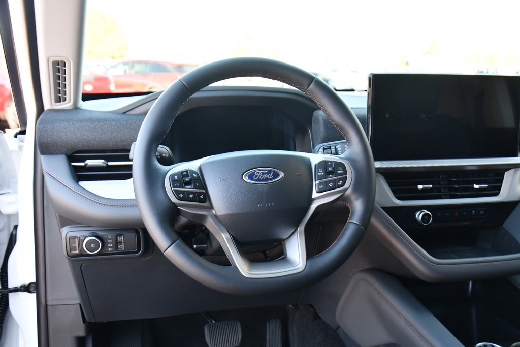 Used 2026 Ford Explorer Active w/ Active Comfort Package image 12