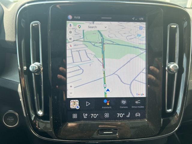 Certified 2025 Volvo XC40 B5 Plus AWD/4WD image 22