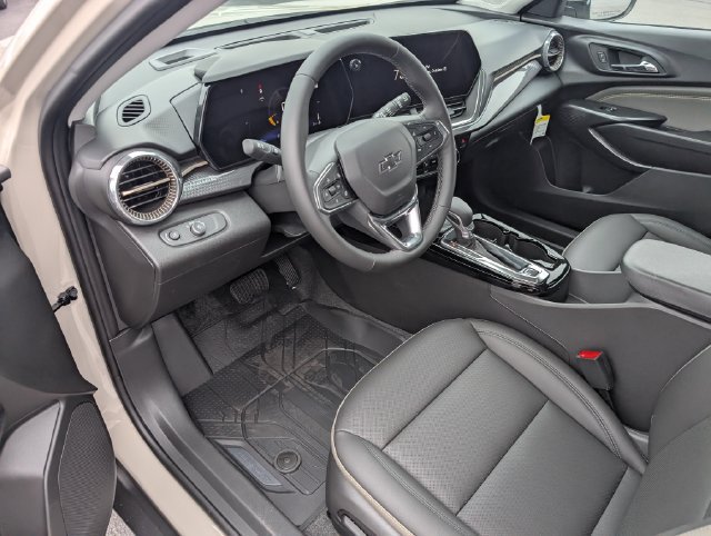 New 2026 Chevrolet Trax ACTIV w/ Sunroof Package FWD image 16