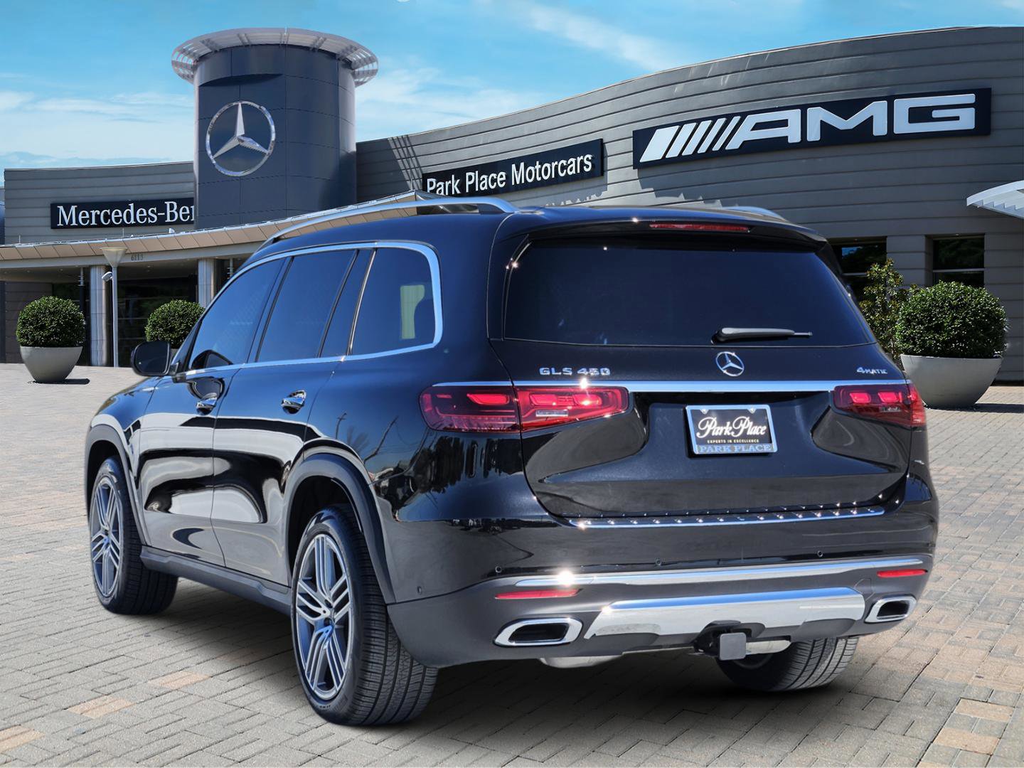 Certified 2025 Mercedes-Benz GLS 450 4MATIC image 4