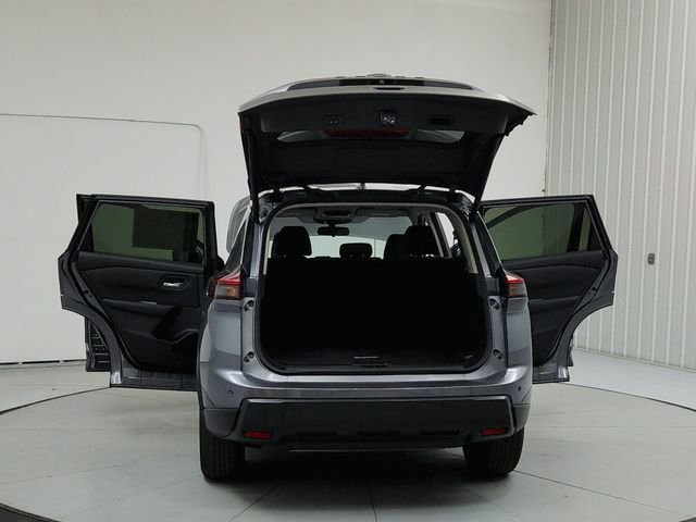 Used 2025 Nissan Rogue SV image 14