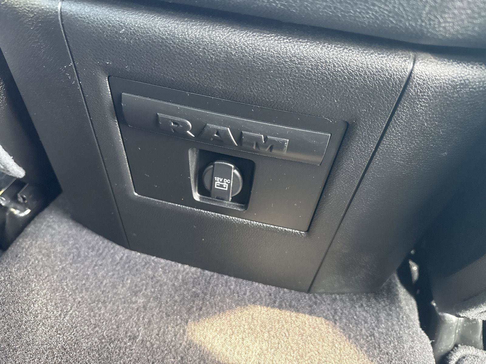 Used 2022 RAM 1500 Classic Warlock w/ Ceramic Gray Warlock Package AWD/4WD image 15