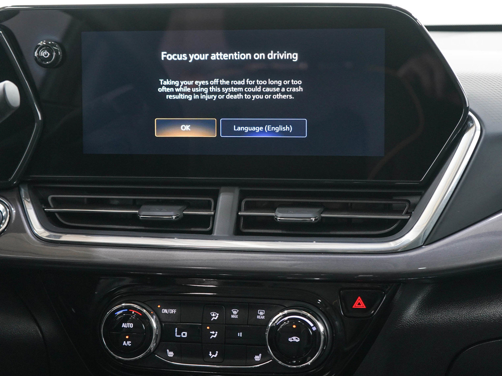 Used 2024 Chevrolet Trax ACTIV w/ Sunroof Package FWD image 17