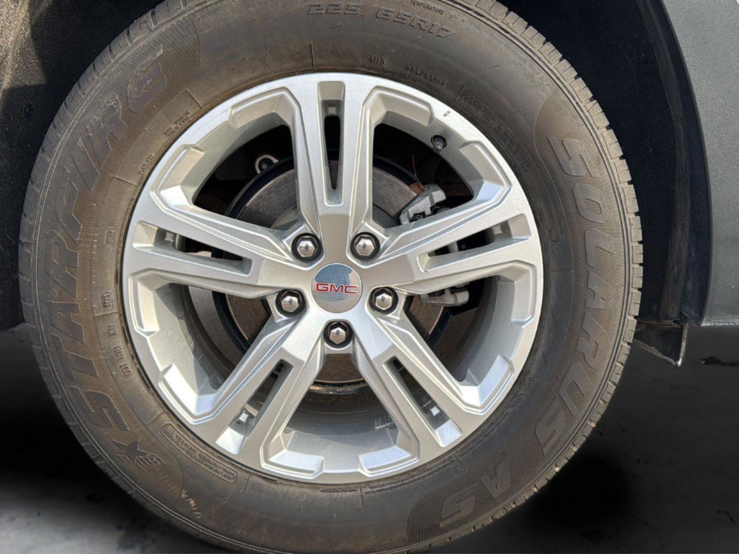 Used 2024 GMC Terrain SLE image 25