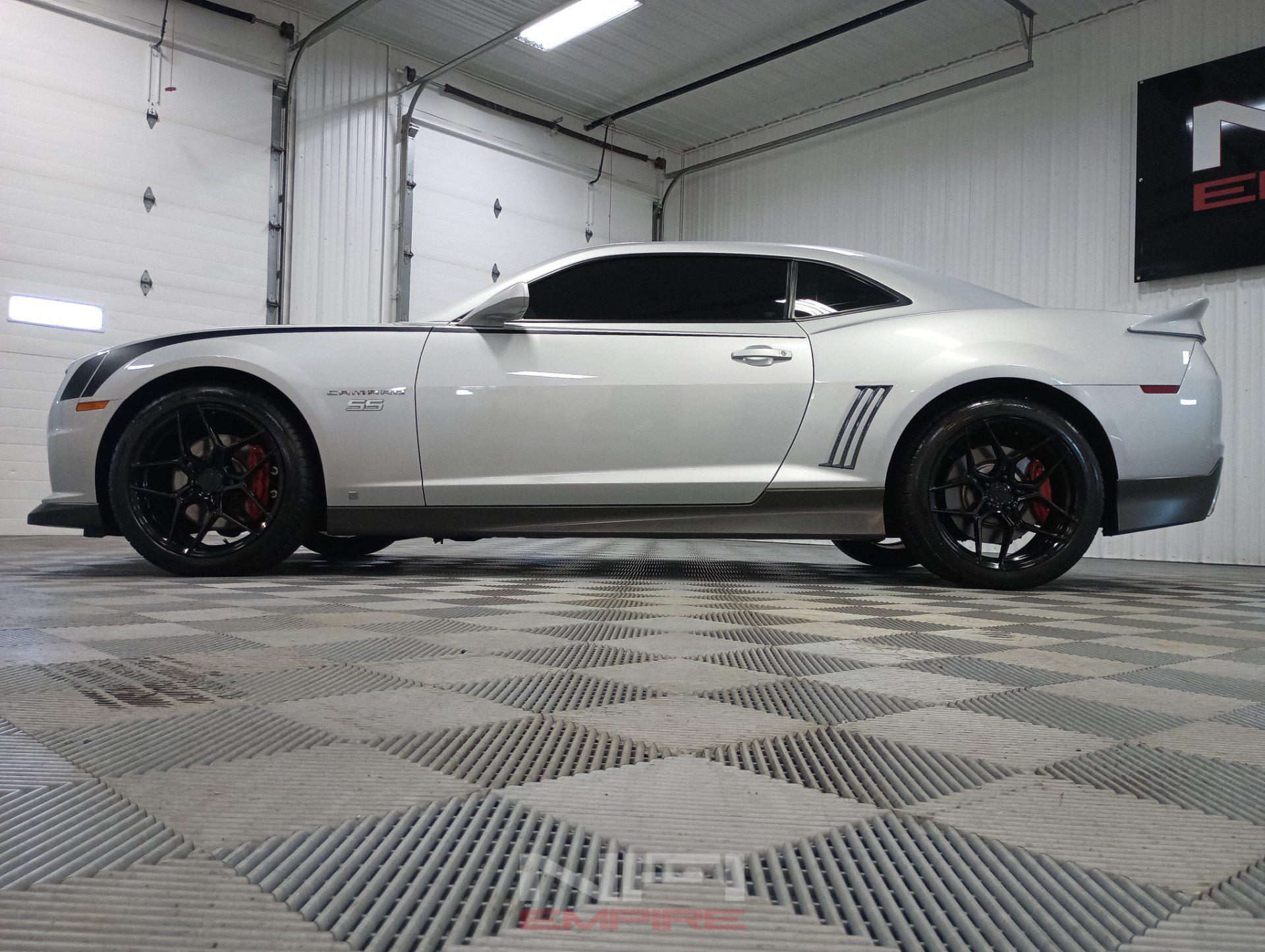 Used 2010 Chevrolet Camaro SS w/ LPO, Ground Effects Package RWD image 11