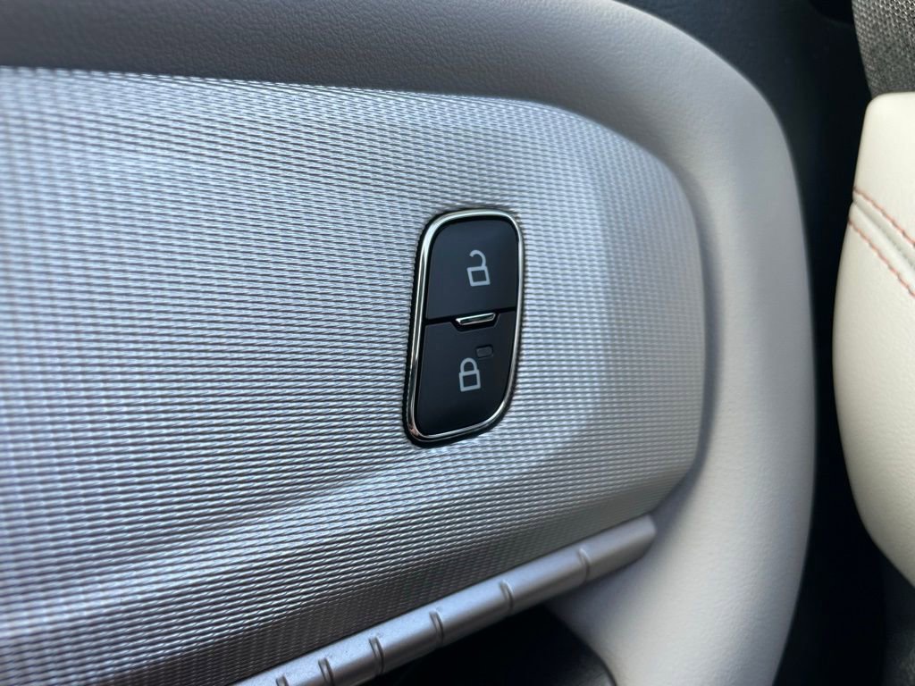 New 2026 Ford Explorer Active w/ Active Comfort Package image 28