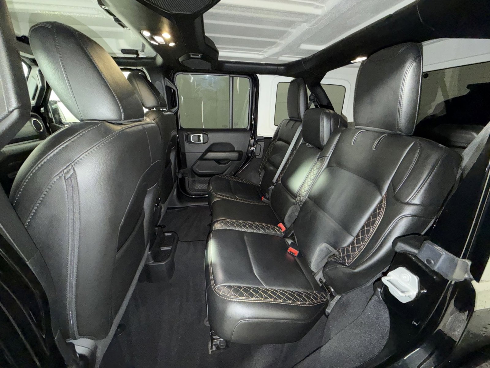 Used 2021 Jeep Wrangler Unlimited Sahara image 24