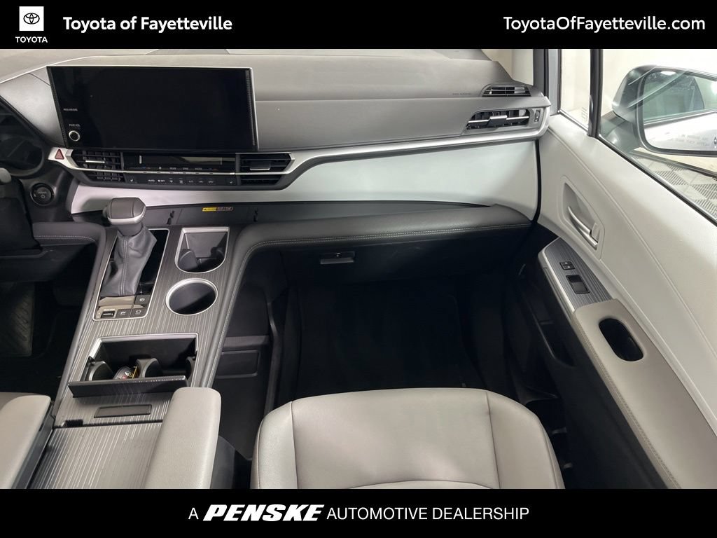 Certified 2025 Toyota Sienna XLE FWD image 22